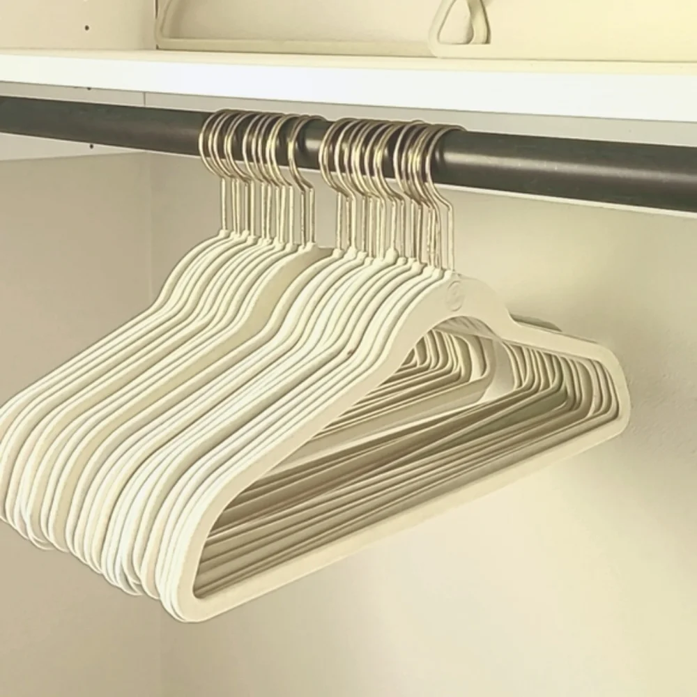 🔥Genuine Huggable Hangers Velvet